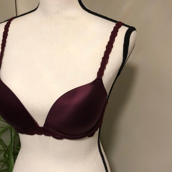 VS PINK Lace Detail Push Up Bra - Picture 2 of 9